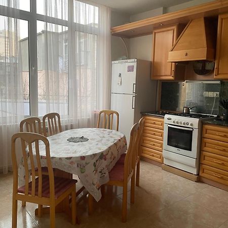 Bright And Modern 4Br Apartment - Center Of เยเรวาน ภายนอก รูปภาพ