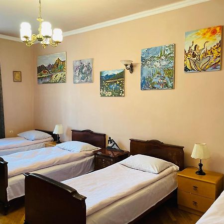 Bright And Modern 4Br Apartment - Center Of เยเรวาน ภายนอก รูปภาพ