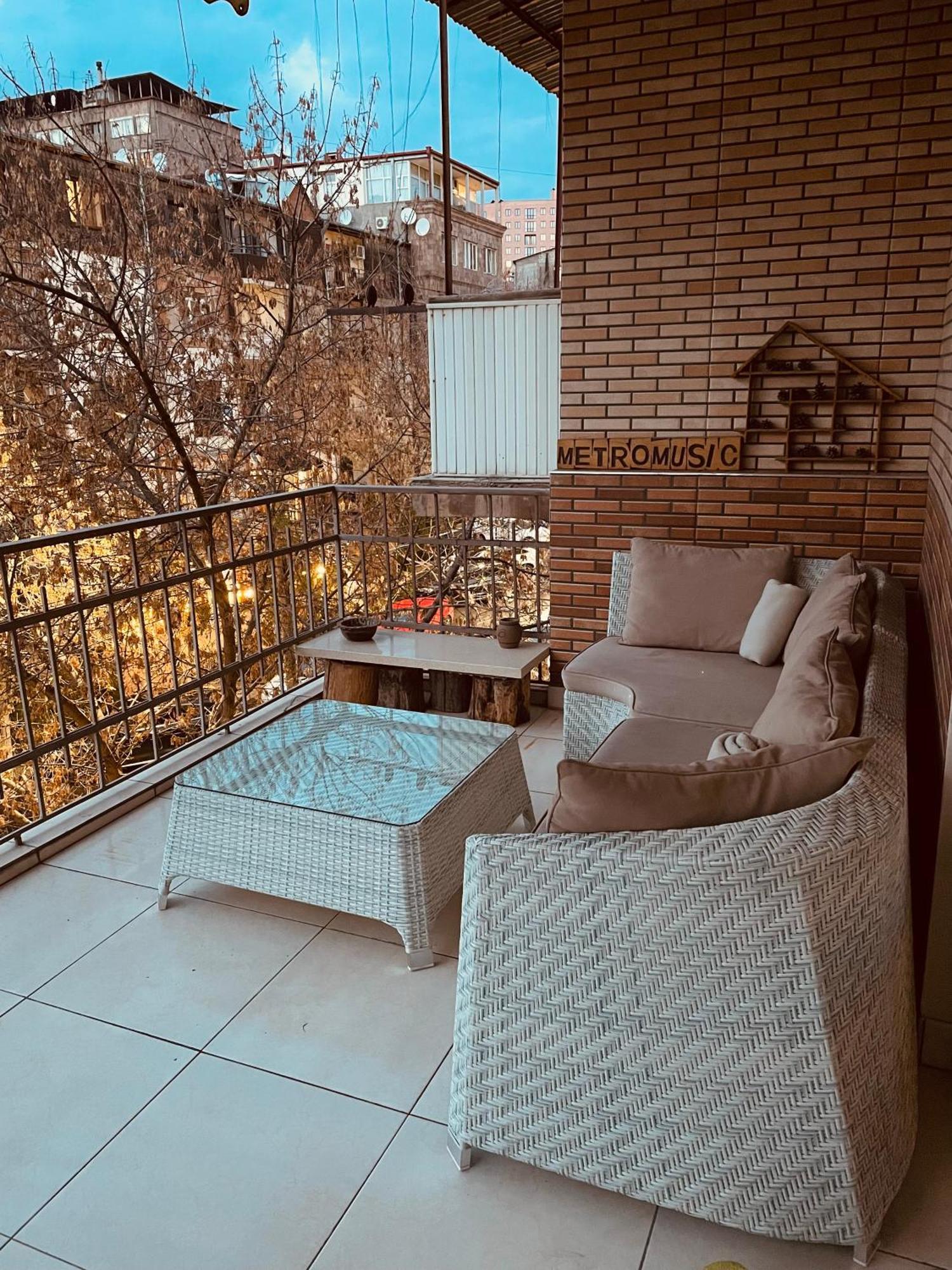 Bright And Modern 4Br Apartment - Center Of เยเรวาน ภายนอก รูปภาพ