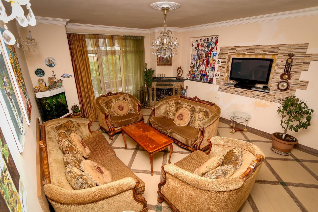 Bright And Modern 4Br Apartment - Center Of เยเรวาน ภายนอก รูปภาพ