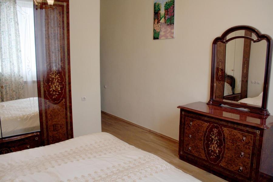 Bright And Modern 4Br Apartment - Center Of เยเรวาน ภายนอก รูปภาพ
